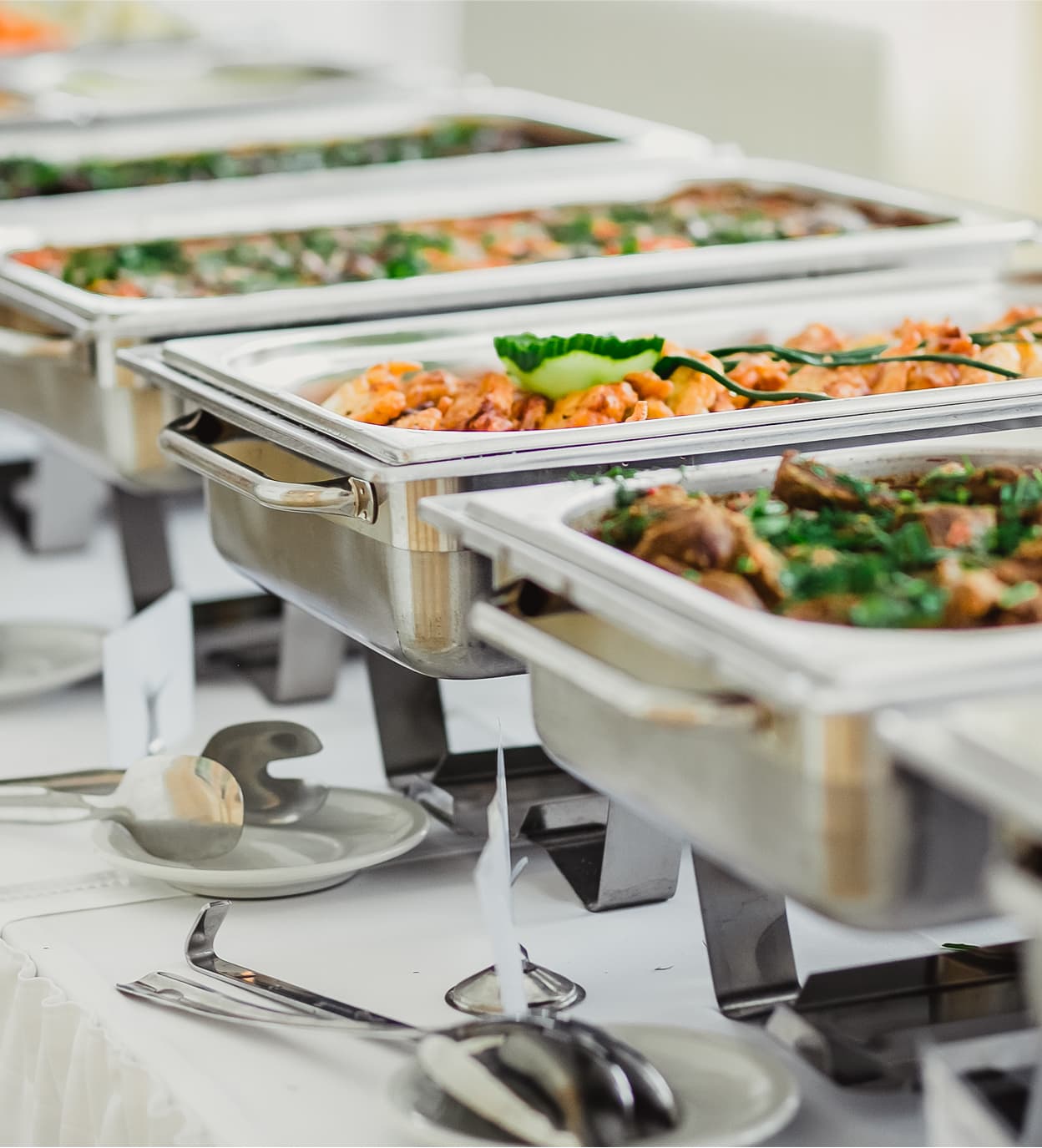 Reich gedecktes Catering-Buffet von Schumacher